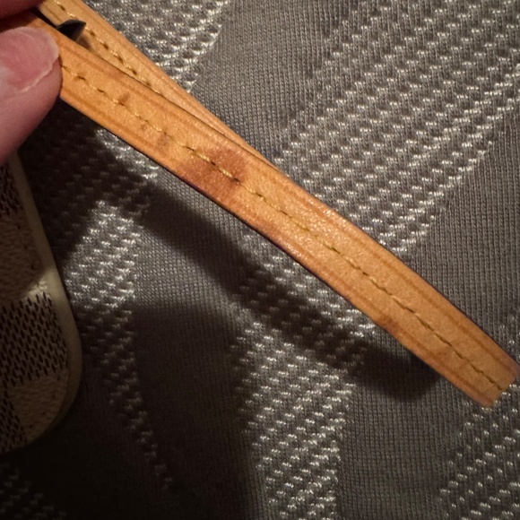 Louis Vuitton Key Pouch - Picture 6 of 7